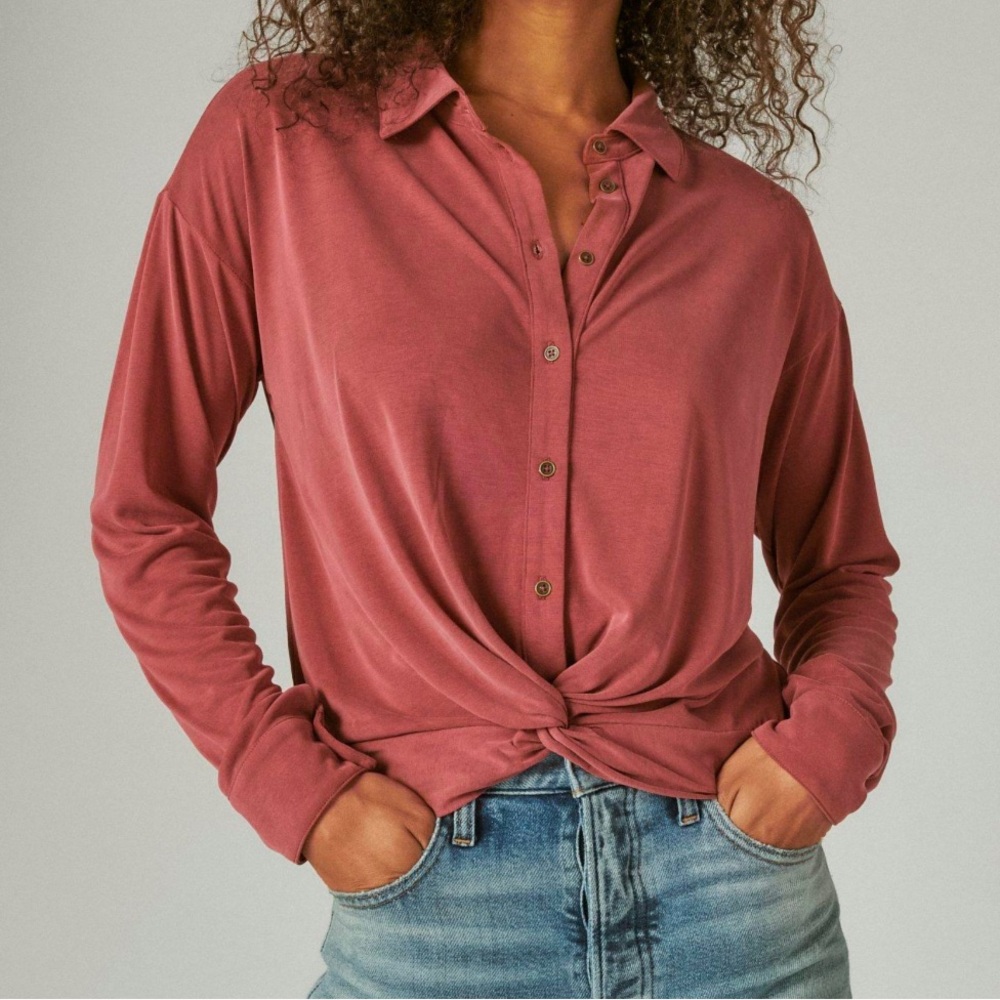 Lucky Brand sandwash twist front top M never worn